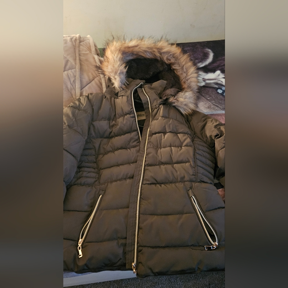 Women's Olive GreenPuffer Jacket with Faux Fur Detachable Hood